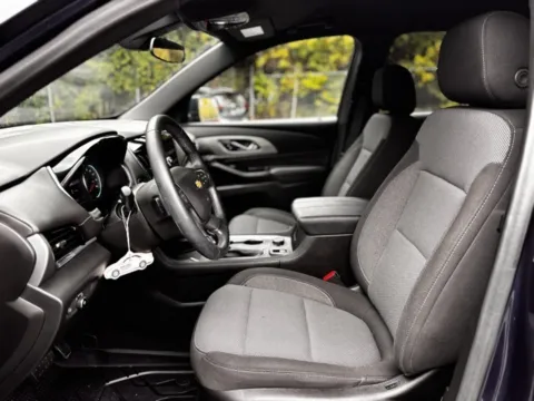 More photos of 2023 Chevrolet Traverse LT at Hank Graff Chevrolet Davison, MI