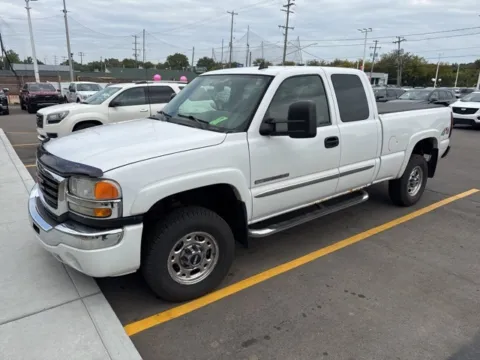 White 2006 GMC Sierra 2500HD SLE2 for sale in Davison, MI