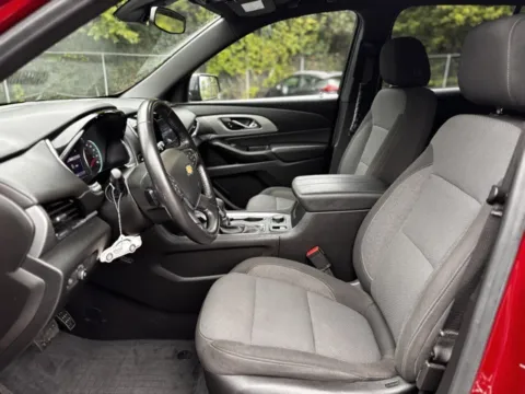 More photos of 2022 Chevrolet Traverse LT at Hank Graff Chevrolet Davison, MI