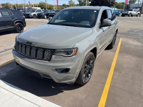 Gray 2020 Jeep Grand Cherokee Altitude for sale in Davison, MI