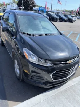 Photos of 2022 Chevrolet Trax LS for sale in Davison, MI at Hank Graff Chevrolet Davison