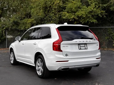More photos of 2021 Volvo XC90 T6 Momentum at Hank Graff Chevrolet Davison, MI