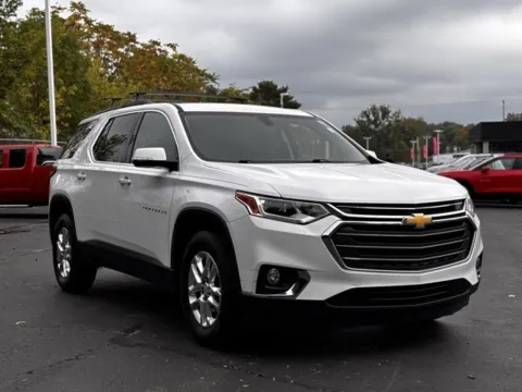 Photos of 2019 Chevrolet Traverse LT for sale in Davison, MI at Hank Graff Chevrolet Davison