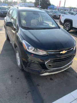 Photos of 2020 Chevrolet Trax LT for sale in Davison, MI at Hank Graff Chevrolet Davison