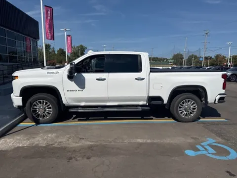More photos of 2022 Chevrolet Silverado 2500HD High Country at Hank Graff Chevrolet Davison, MI