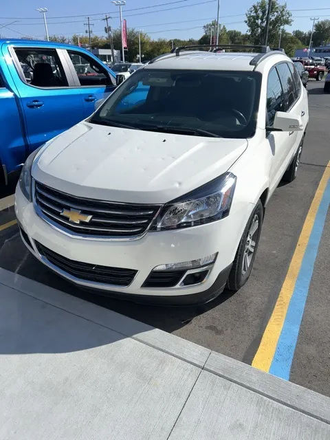White 2015 Chevrolet Traverse LT for sale in Davison, MI