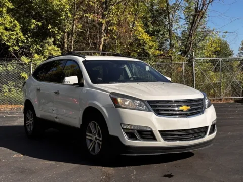 Photos of 2015 Chevrolet Traverse LT for sale in Davison, MI at Hank Graff Chevrolet Davison