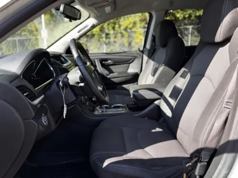 More photos of 2015 Chevrolet Traverse LT at Hank Graff Chevrolet Davison, MI