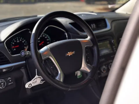 More photos of 2015 Chevrolet Traverse LT at Hank Graff Chevrolet Davison, MI