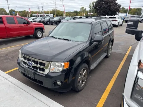 Photos of 2012 Ford Escape XLT for sale in Davison, MI at Hank Graff Chevrolet Davison