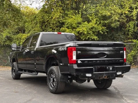 More photos of 2019 Ford F-250SD XLT at Hank Graff Chevrolet Davison, MI