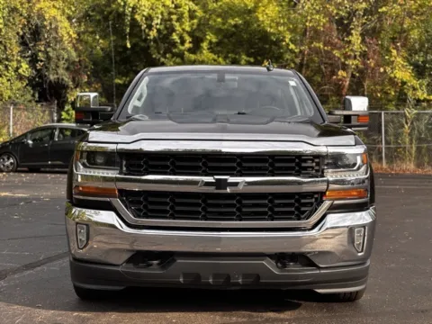 Photos of 2018 Chevrolet Silverado 1500 LT for sale in Davison, MI at Hank Graff Chevrolet Davison