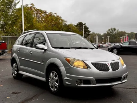 Photos of 2006 Pontiac Vibe for sale in Davison, MI at Hank Graff Chevrolet Davison