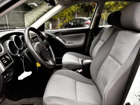 More photos of 2006 Pontiac Vibe at Hank Graff Chevrolet Davison, MI