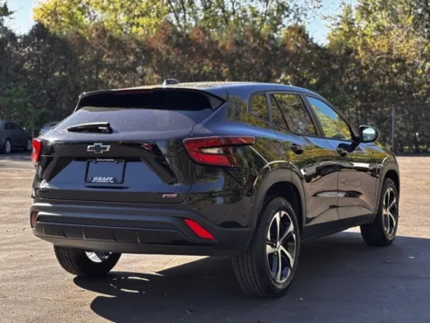 More photos of 2024 Chevrolet Trax 1RS at Hank Graff Chevrolet Davison, MI