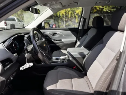 More photos of 2020 Chevrolet Traverse LT at Hank Graff Chevrolet Davison, MI