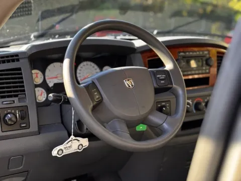More photos of 2006 Dodge Ram 1500 SLT at Hank Graff Chevrolet Davison, MI