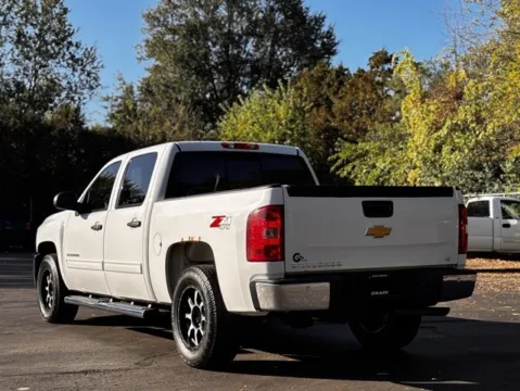 More photos of 2013 Chevrolet Silverado 1500 LT at Hank Graff Chevrolet Davison, MI
