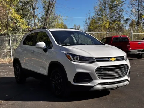 Photos of 2022 Chevrolet Trax LT for sale in Davison, MI at Hank Graff Chevrolet Davison
