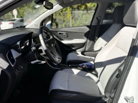 More photos of 2022 Chevrolet Trax LT at Hank Graff Chevrolet Davison, MI