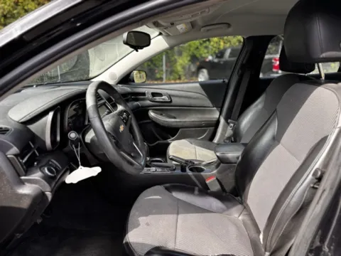 More photos of 2014 Chevrolet Malibu LT at Hank Graff Chevrolet Davison, MI