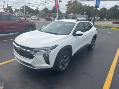 White 2024 Chevrolet Trax LT for sale in Davison, MI