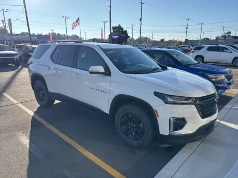 White 2023 Chevrolet Traverse LT for sale in Davison, MI