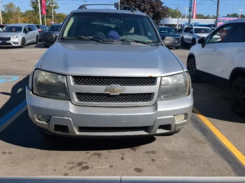 Photos of 2006 Chevrolet TrailBlazer EXT LT for sale in Davison, MI at Hank Graff Chevrolet Davison