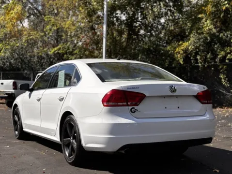 More photos of 2013 Volkswagen Passat 2.5 SE at Hank Graff Chevrolet Davison, MI