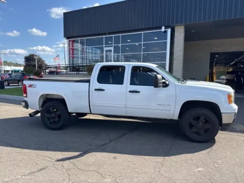 More photos of 2011 GMC Sierra 3500HD SLE at Hank Graff Chevrolet Davison, MI