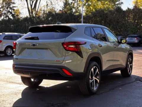 More photos of 2024 Chevrolet Trax 1RS at Hank Graff Chevrolet Davison, MI