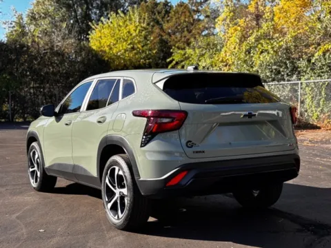 More photos of 2024 Chevrolet Trax 1RS at Hank Graff Chevrolet Davison, MI