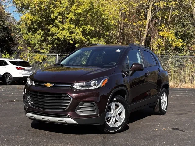 Black 2022 Chevrolet Trax LT for sale in Davison, MI