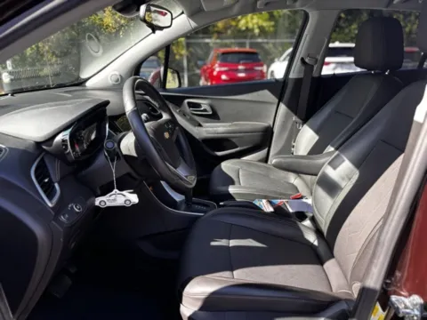 More photos of 2022 Chevrolet Trax LT at Hank Graff Chevrolet Davison, MI