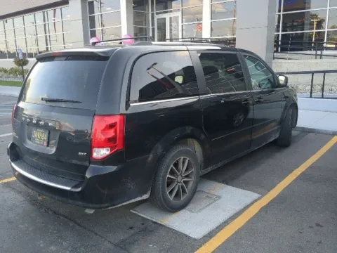 More photos of 2017 Dodge Grand Caravan SXT at Hank Graff Chevrolet Davison, MI