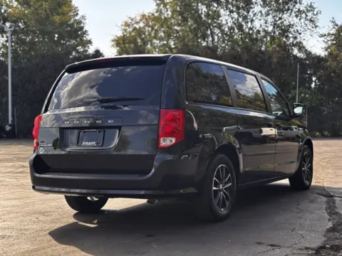 More photos of 2017 Dodge Grand Caravan SE at Hank Graff Chevrolet Davison, MI