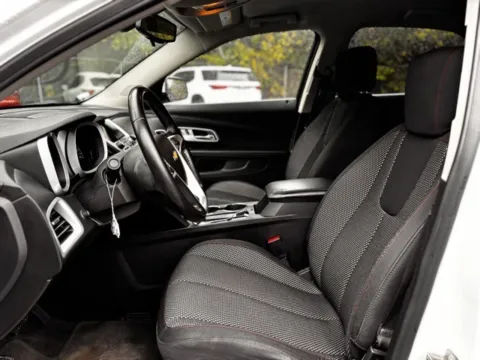 More photos of 2017 Chevrolet Equinox LT at Hank Graff Chevrolet Davison, MI