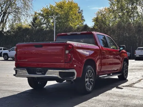 More photos of 2022 Chevrolet Silverado 1500 LT at Hank Graff Chevrolet Davison, MI