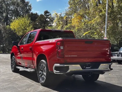 More photos of 2022 Chevrolet Silverado 1500 LT at Hank Graff Chevrolet Davison, MI