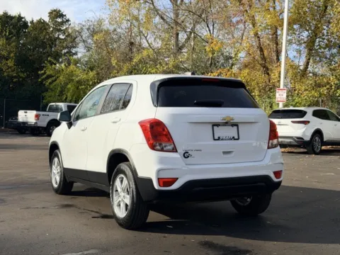 More photos of 2022 Chevrolet Trax LS at Hank Graff Chevrolet Davison, MI