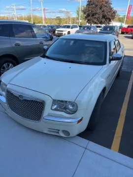 Unknown 2009 Chrysler 300C Hemi for sale in Davison, MI