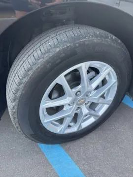 More photos of 2023 Chevrolet Equinox LT at Hank Graff Chevrolet Davison, MI