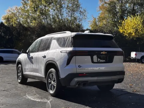 More photos of 2024 Chevrolet Traverse LT at Hank Graff Chevrolet Davison, MI