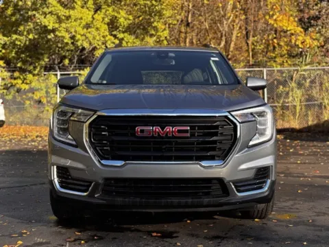 Photos of 2024 GMC Terrain SLE for sale in Davison, MI at Hank Graff Chevrolet Davison