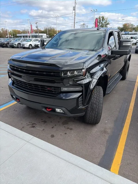 Black 2020 Chevrolet Silverado 1500 LT Trail Boss for sale in Davison, MI