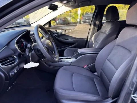More photos of 2017 Chevrolet Malibu LT at Hank Graff Chevrolet Davison, MI