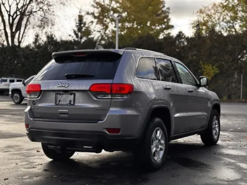 More photos of 2016 Jeep Grand Cherokee Laredo at Hank Graff Chevrolet Davison, MI
