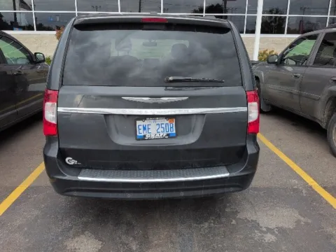 More photos of 2011 Chrysler Town & Country Touring at Hank Graff Chevrolet Davison, MI