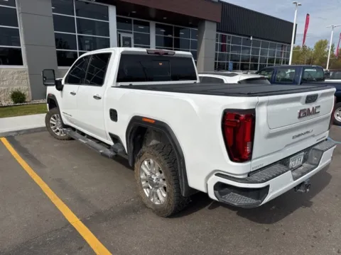 More photos of 2020 GMC Sierra 2500HD Denali at Hank Graff Chevrolet Davison, MI