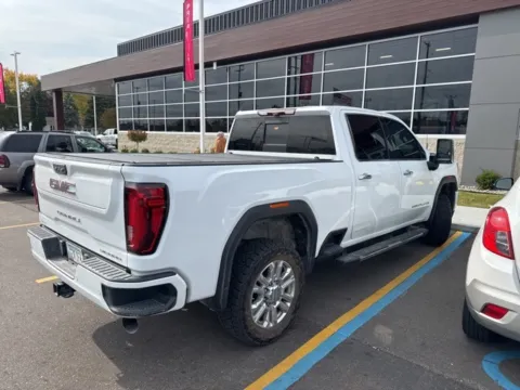 More photos of 2020 GMC Sierra 2500HD Denali at Hank Graff Chevrolet Davison, MI